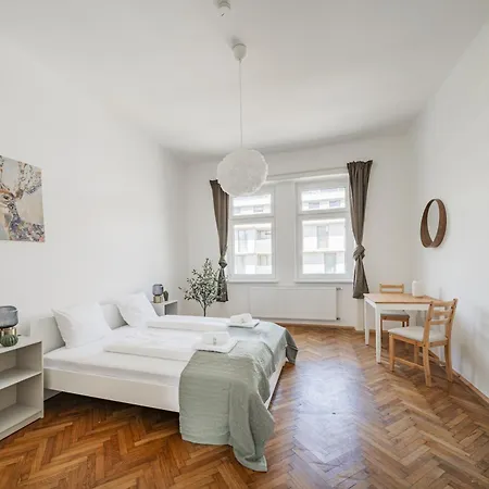Spacious Studio In Vienna Exterior photo